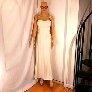 🔥 NWOT Odessa Off White/ Cream Sleeveless Evening Dress
